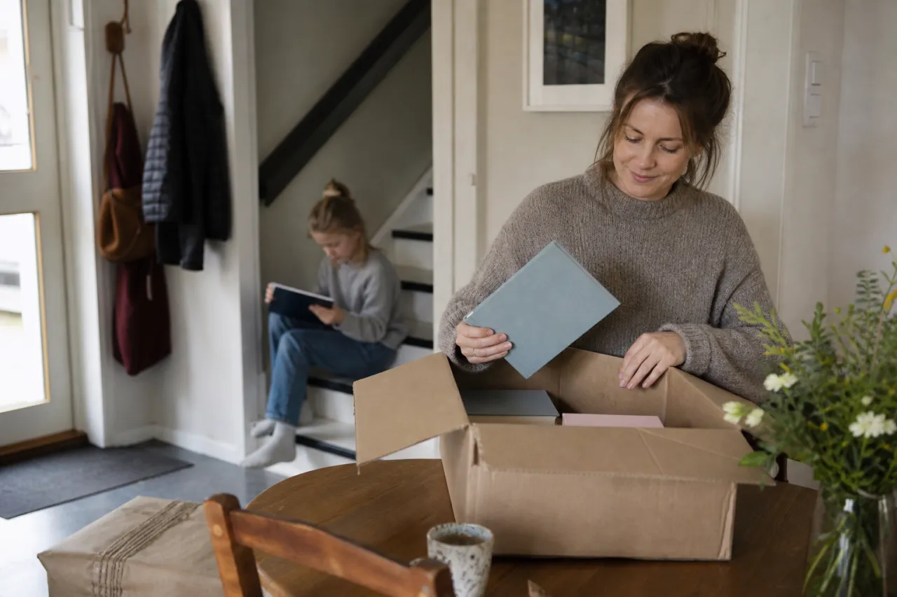 Adlibris frakt, leverans och retur: så funkar det